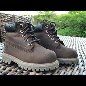 Timbs boy sz 6M